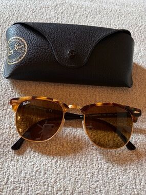 Ray-Ban Clubmaster Sunglasses in Tortoise and Gold with Brown Lenses